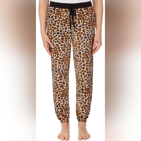 Womens Leopard Print Soft Loungewear Set / Leisure Animal Print Cozy Fluffy Sz.M - Picture 3 of 4